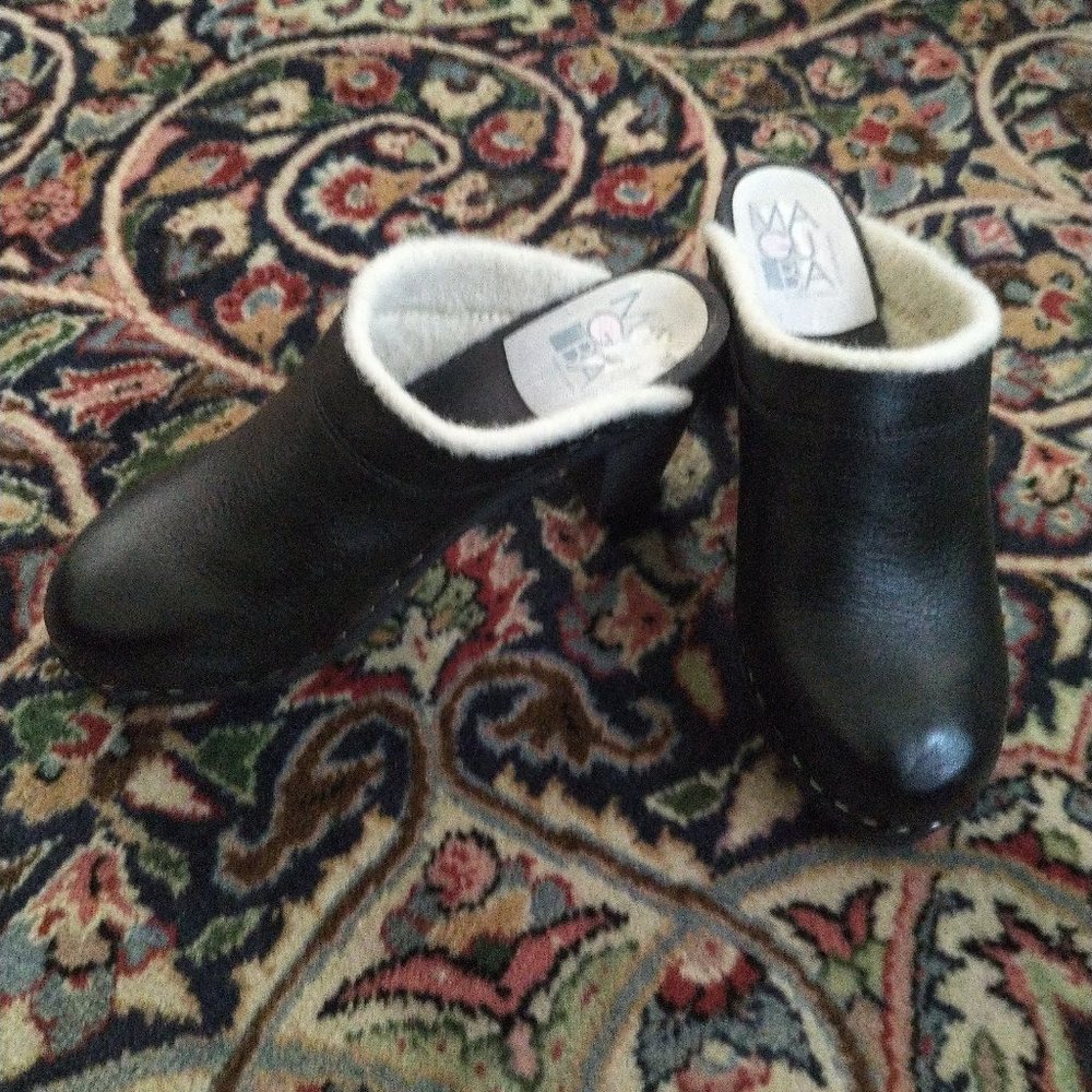 MAGUBA Leather Shearling Mule Swedish Clogs Black